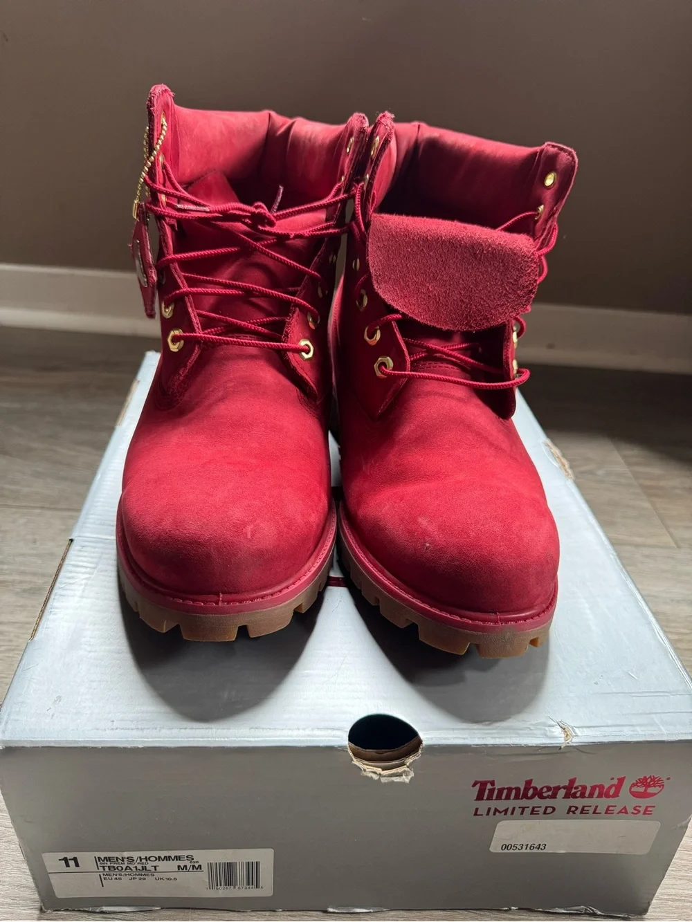 Timberland Men's 6-Inch Boot in Red with Gold Hardware